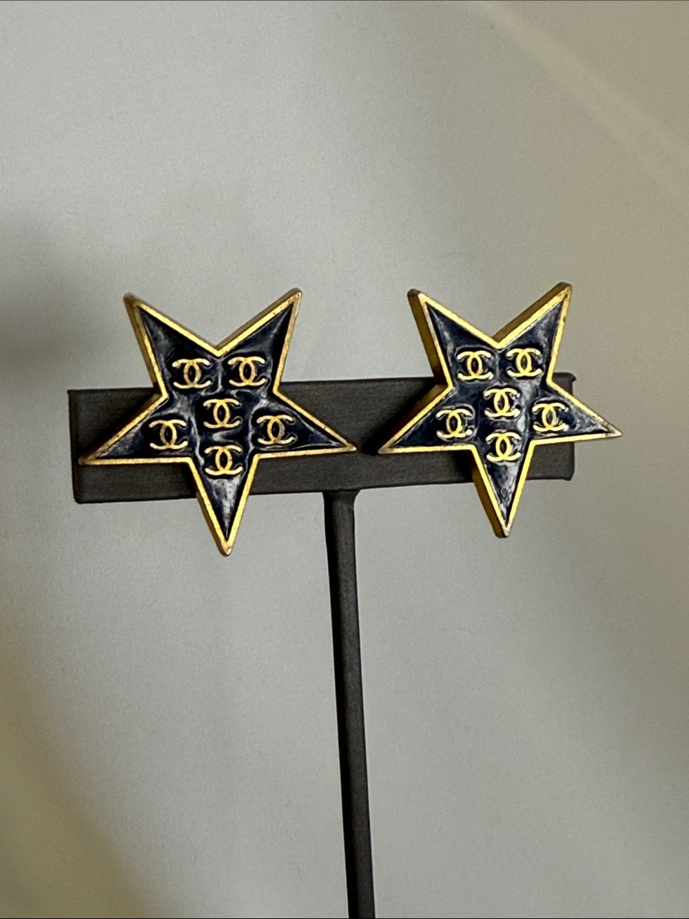 CHANEL Vintage clip-on star earrings